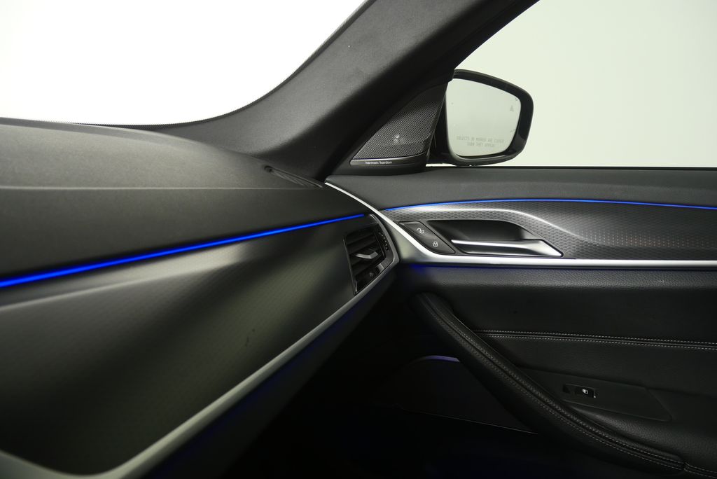 Thumbnail: 2023 BMW 5 Series - 26