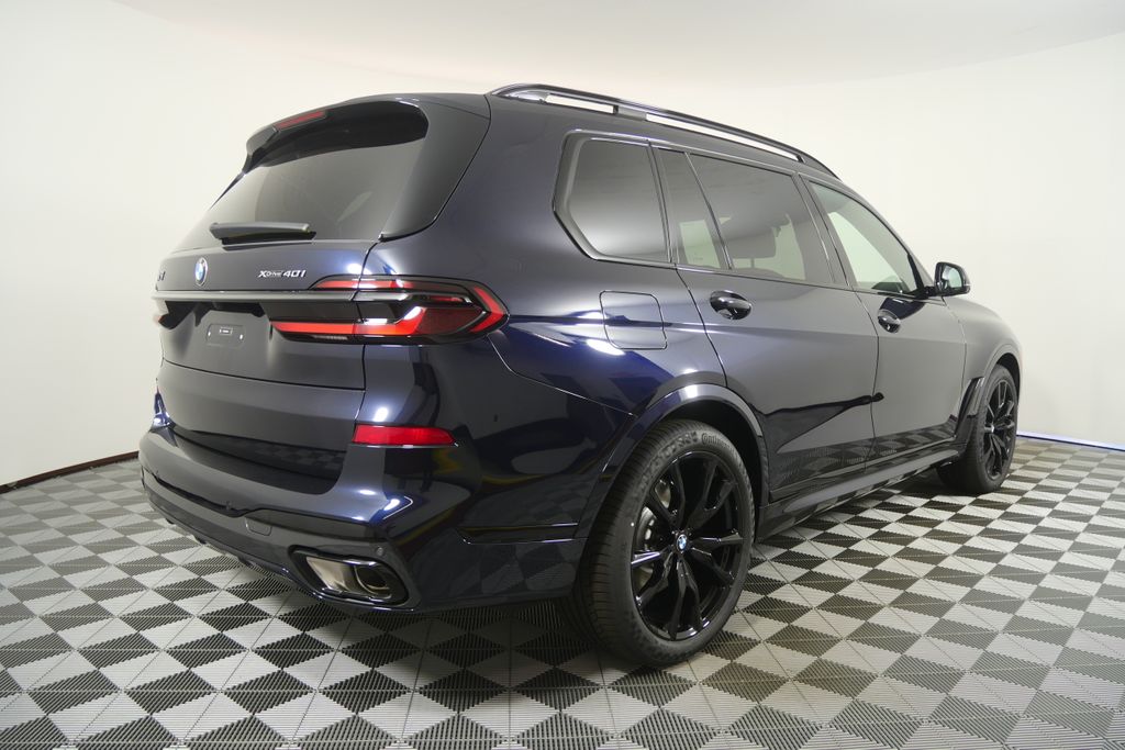 Thumbnail: 2027 BMW X7 - 4