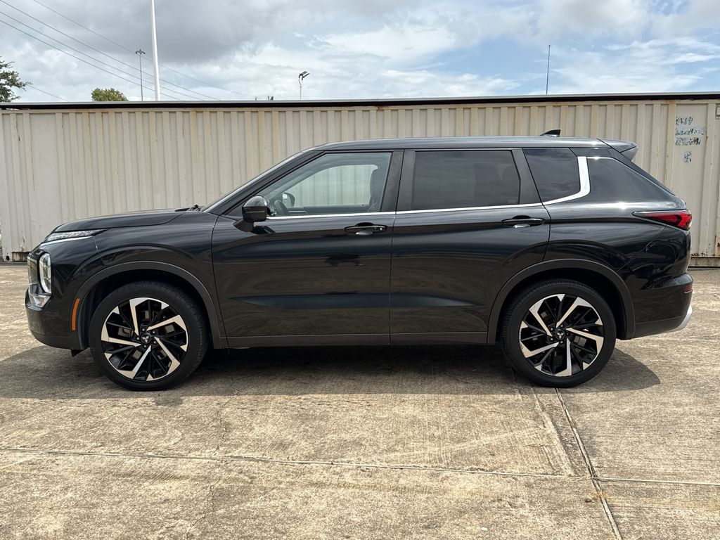 2022 Mitsubishi Outlander SE Black at Emmons Autoplex