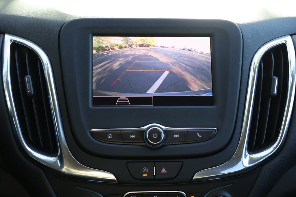 Thumbnail: 2022 Chevrolet Equinox - 18