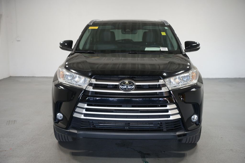 Thumbnail: 2019 Toyota Highlander - 2