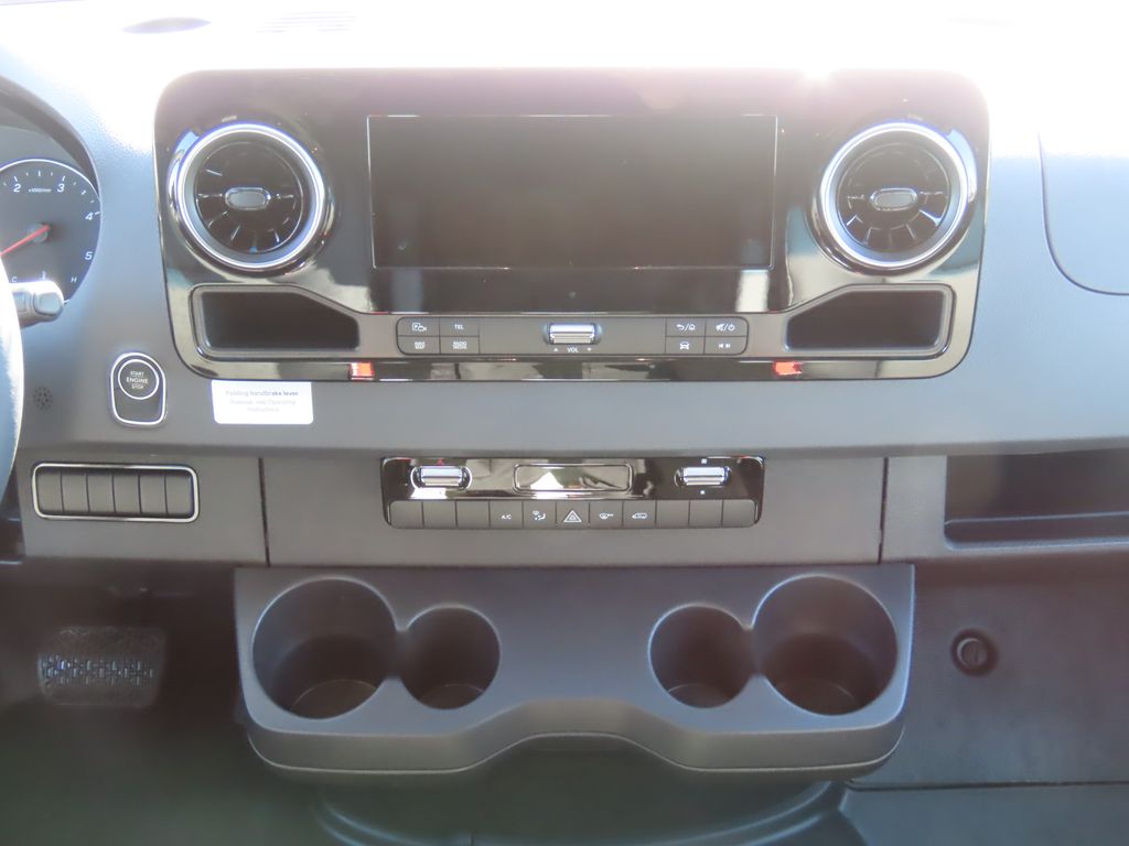 Thumbnail: 2025 Mercedes-Benz Sprinter - 15