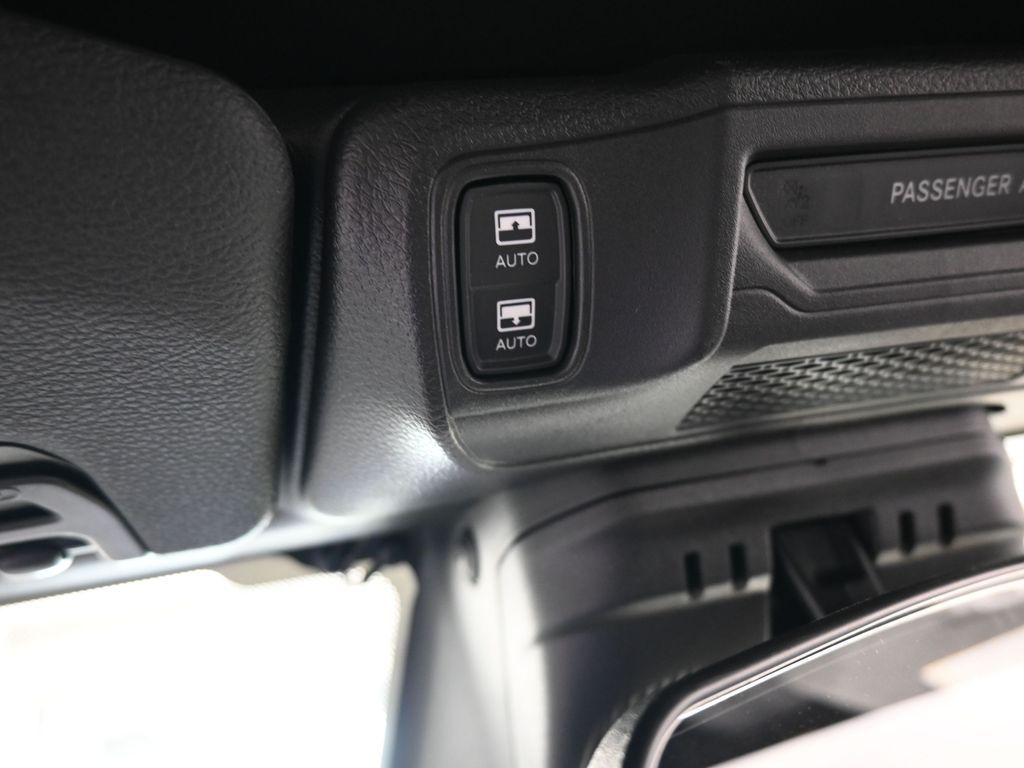 New 2026 Reign Jeep Sport S image 24