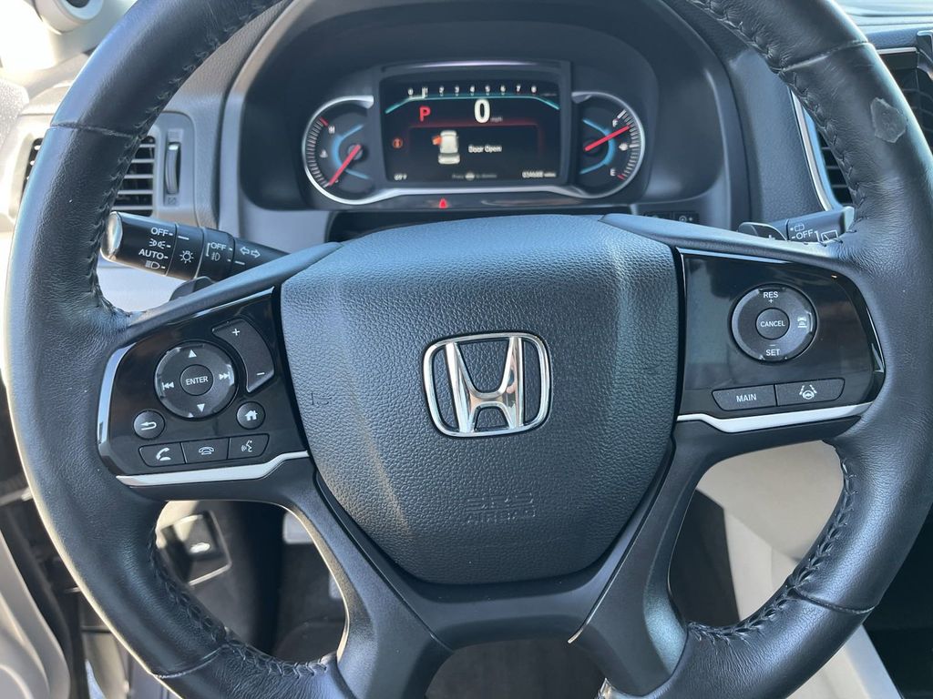 2020 Honda Pilot Touring 32