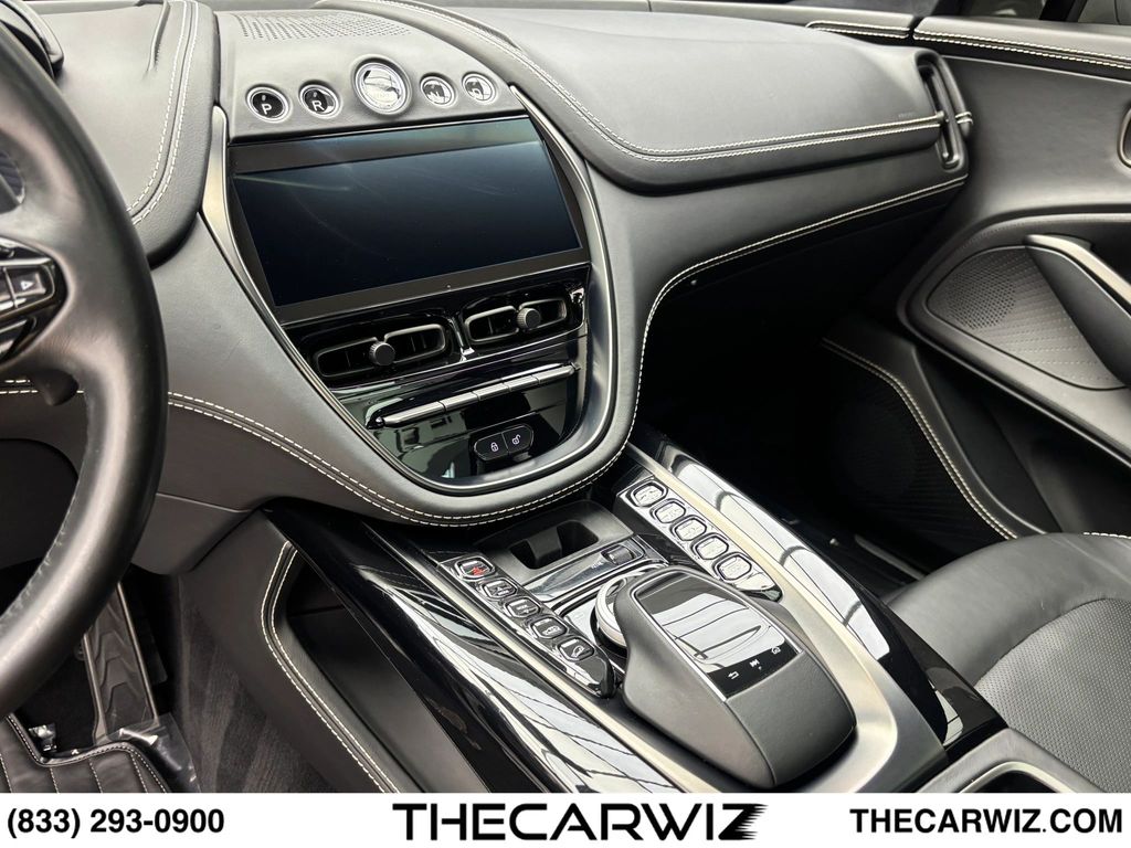 2021 Aston Martin DBX