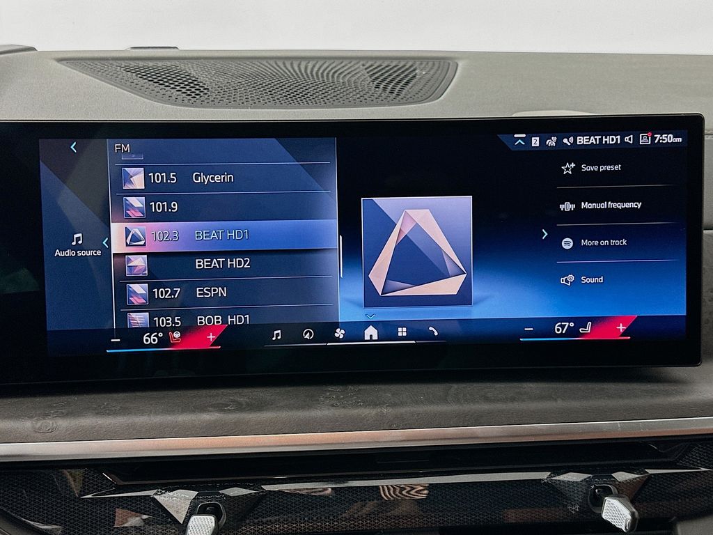 Thumbnail: 2025 BMW X7 - 15