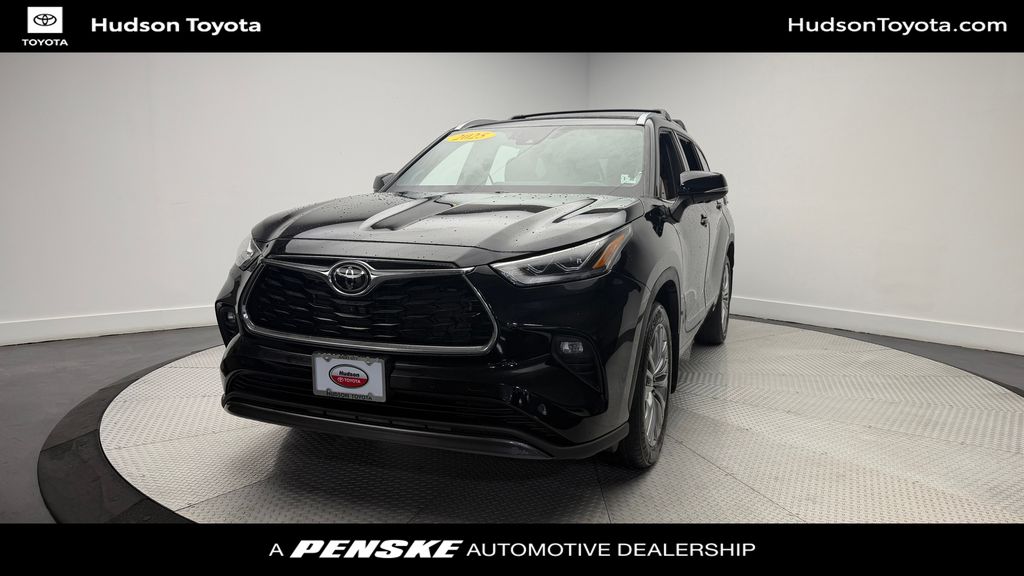 Midnight Black Metallic 2025 Toyota Highlander SUV / Crossover All-Wheel Drive 8-Speed Automatic