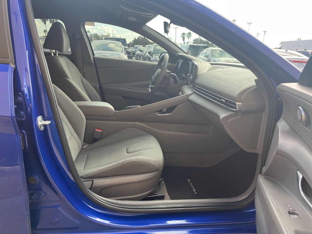 Thumbnail: 2023 Hyundai Elantra - 24