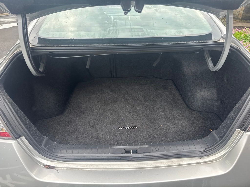 Used 2015 Silver Nissan 2.5 SV image 20