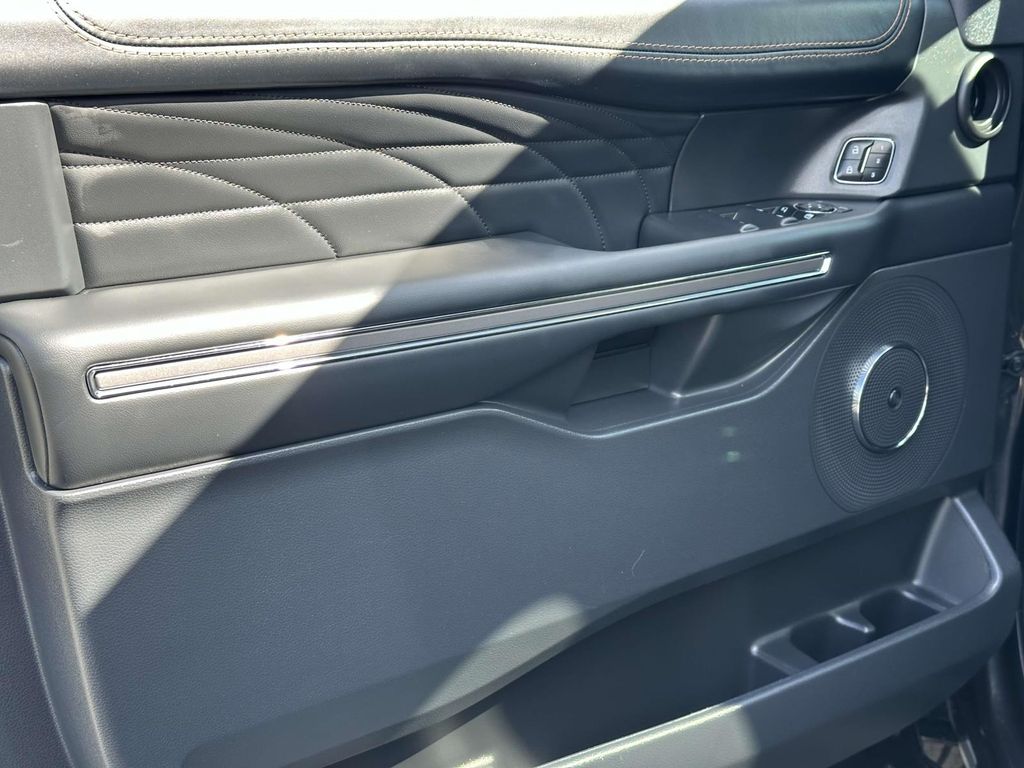 2024 Ford Expedition MAX Platinum 22