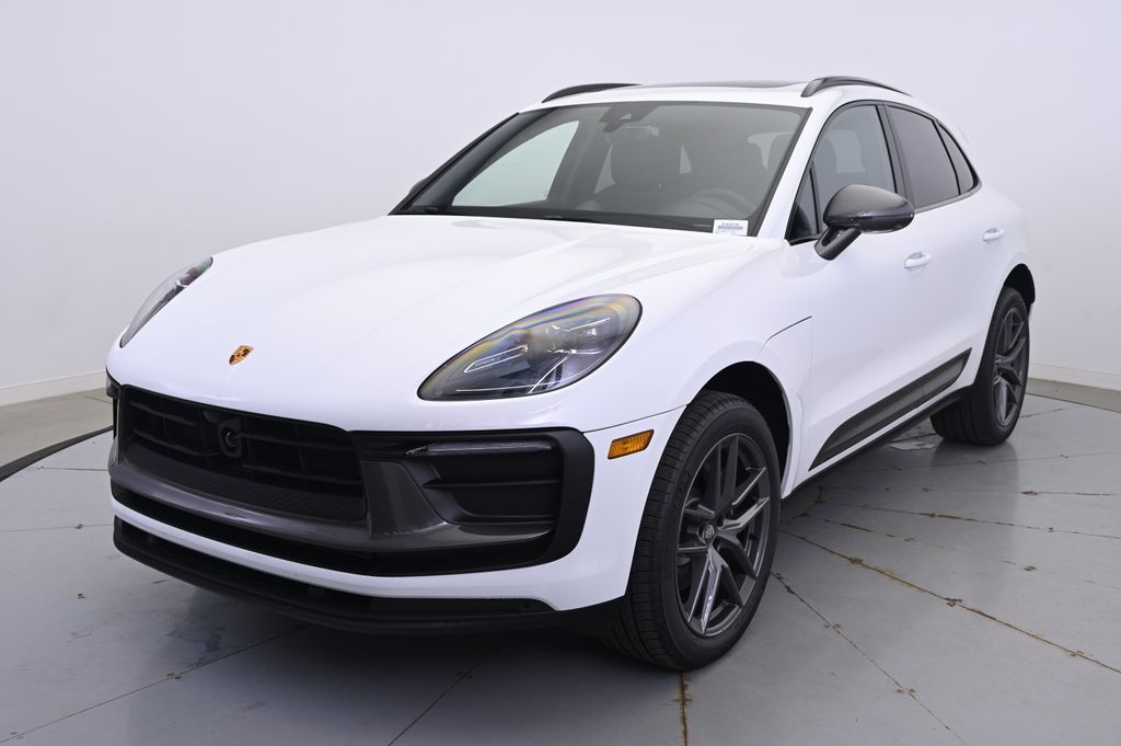 Thumbnail: 2025 Porsche Macan - 1