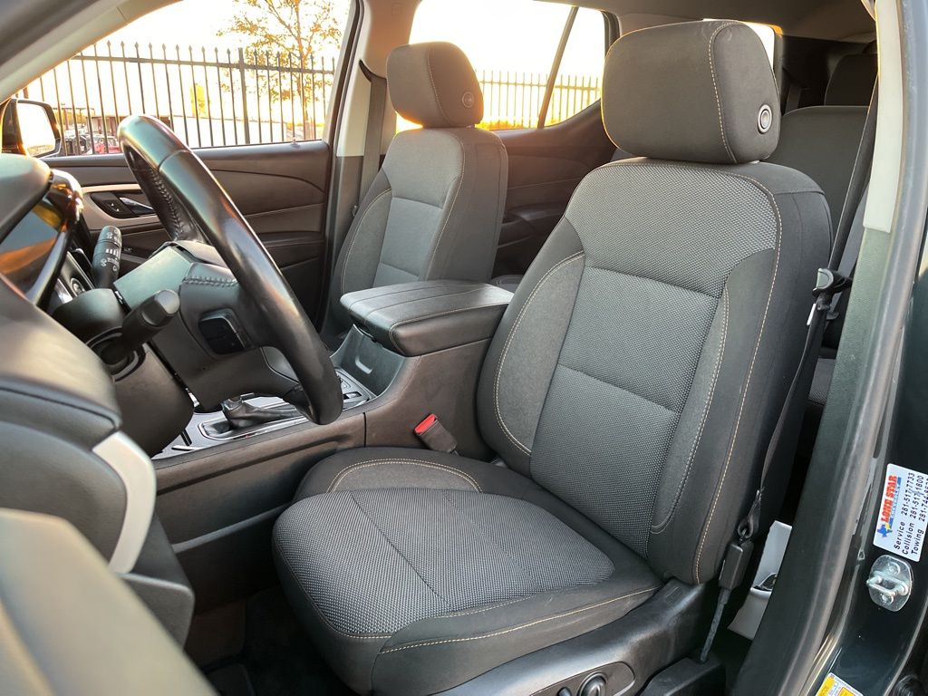 Thumbnail: 2020 Chevrolet Traverse - 25