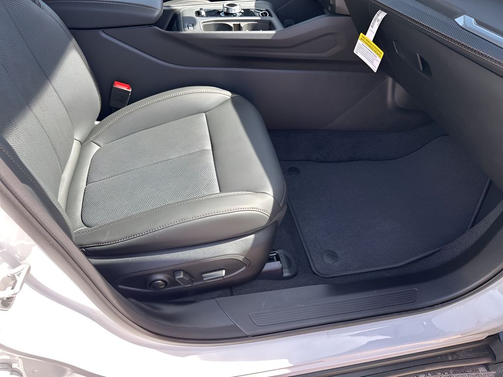 New 2026 White/off-white Jeep Overland image 16