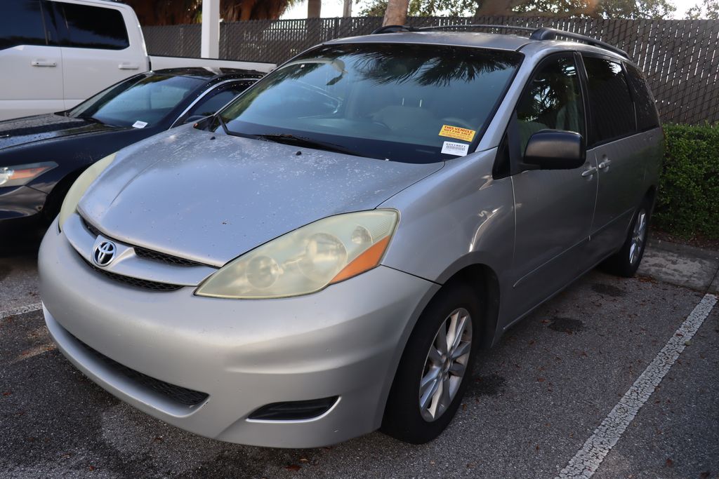 2006 Toyota Sienna LE 2