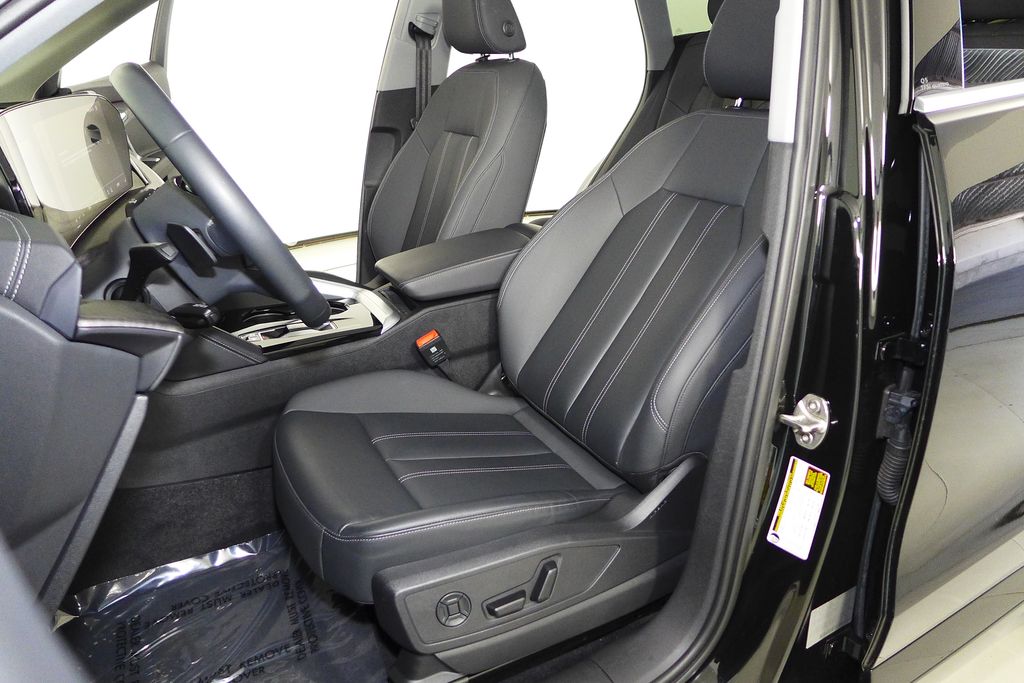 Thumbnail: 2025 Audi Q5 - 22