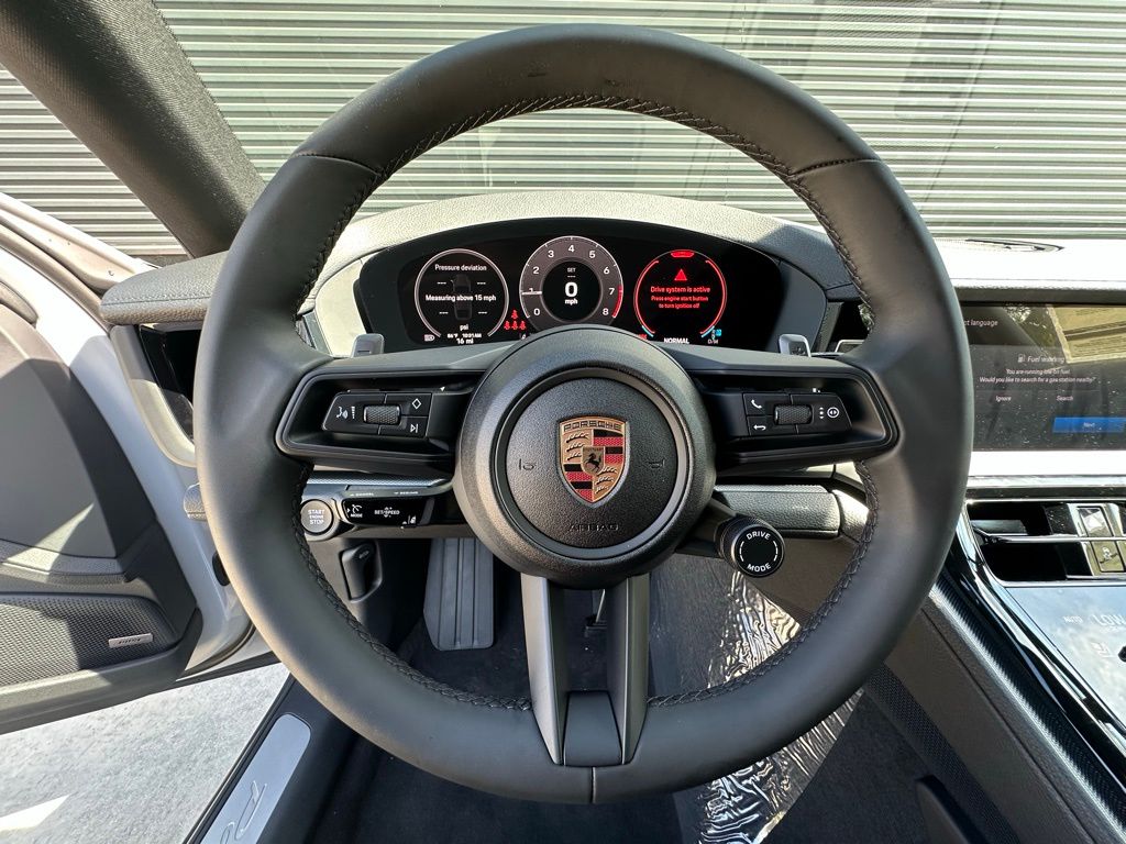 Thumbnail: 2025 Porsche Panamera - 18