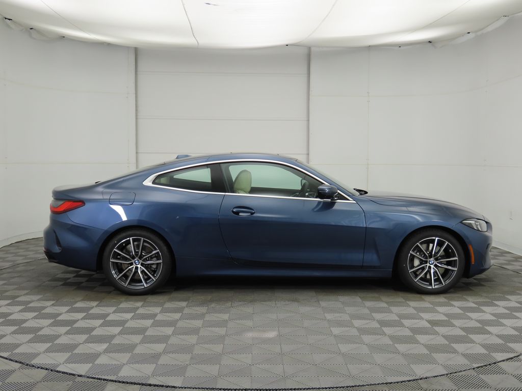Thumbnail: 2026 BMW 4 Series - 4