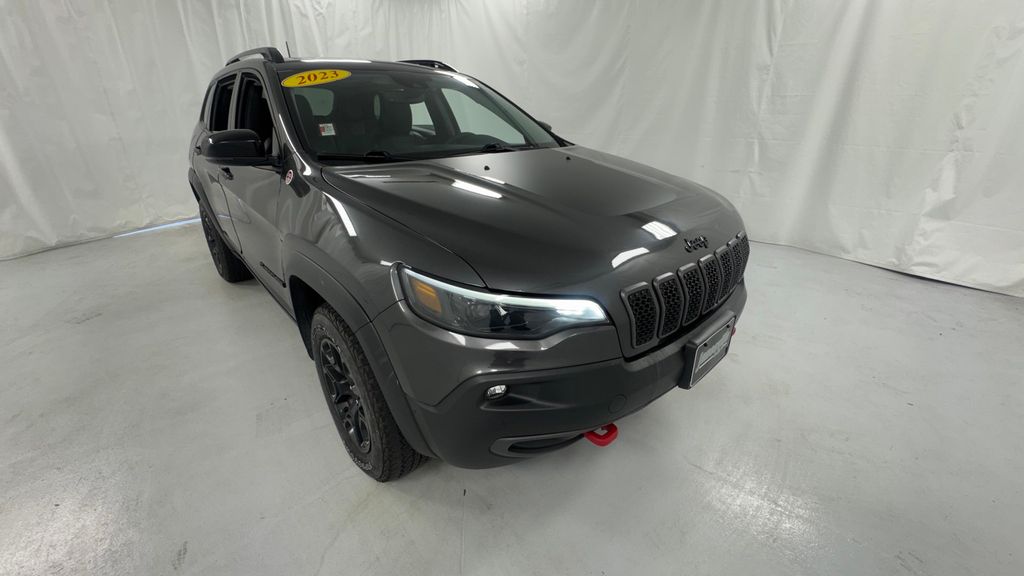 Gray (Granite Crystal Metallic Clearcoat) 2023 Jeep Cherokee Trailhawk 4WD SUV / Crossover Four-Wheel Drive 9-Speed Automatic