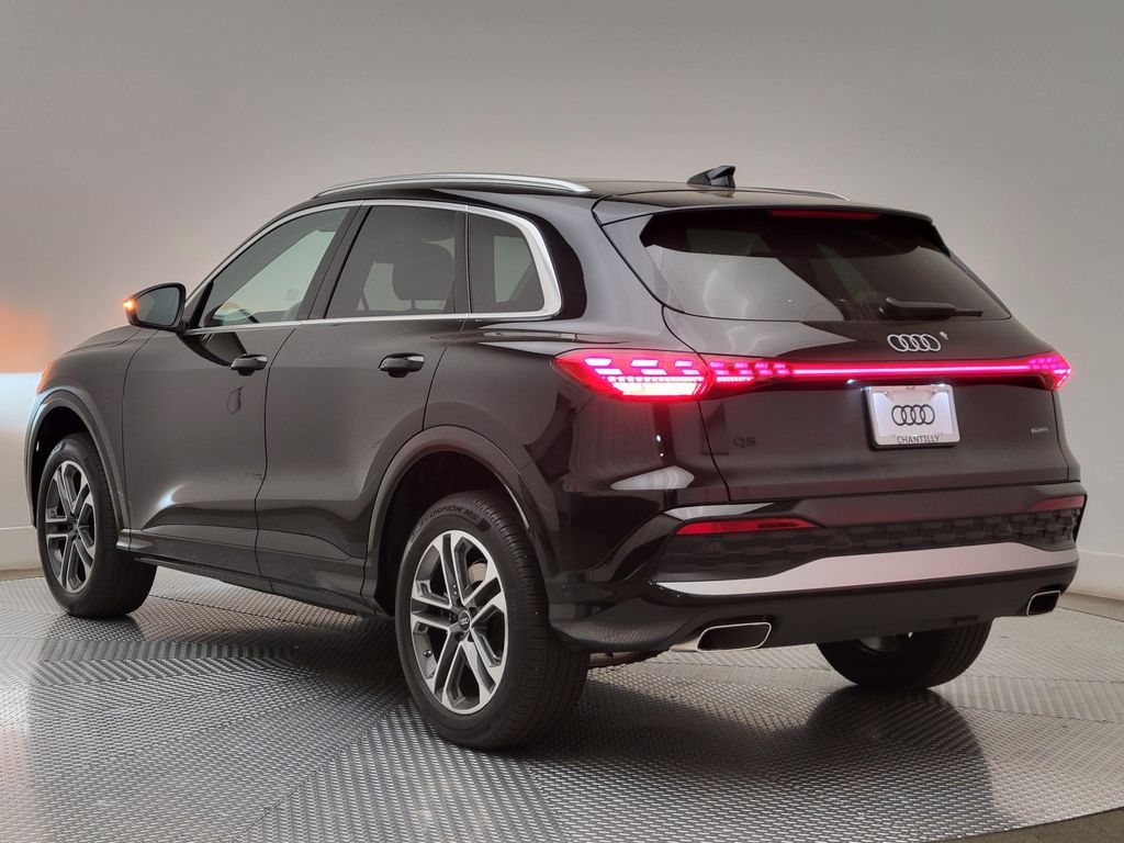 Thumbnail: 2025 Audi Q5 - 4