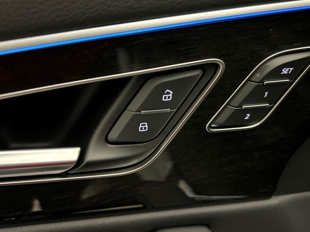 Thumbnail: 2026 Audi Q8 - 29