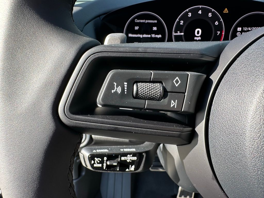 Thumbnail: 2026 Porsche Panamera - 17