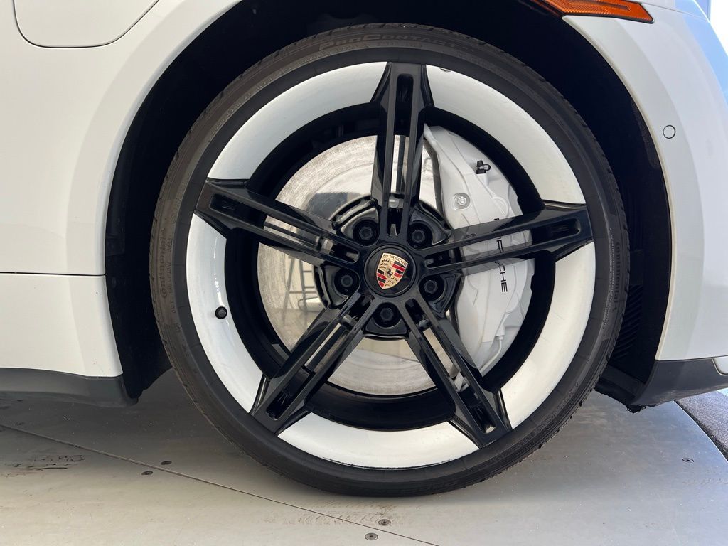 Thumbnail: 2020 Porsche Taycan - 27