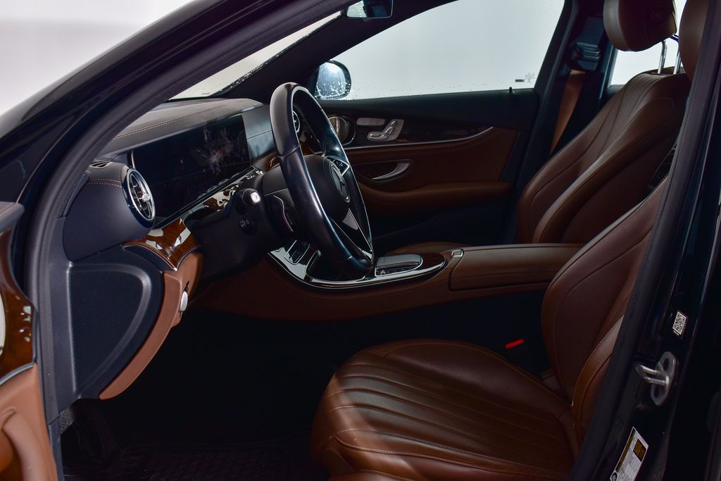 Thumbnail: 2023 Mercedes-Benz E-Class - 10