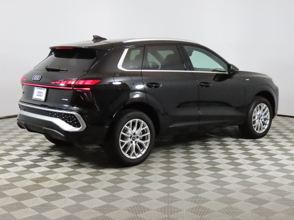 Thumbnail: 2026 Audi Q3 - 5