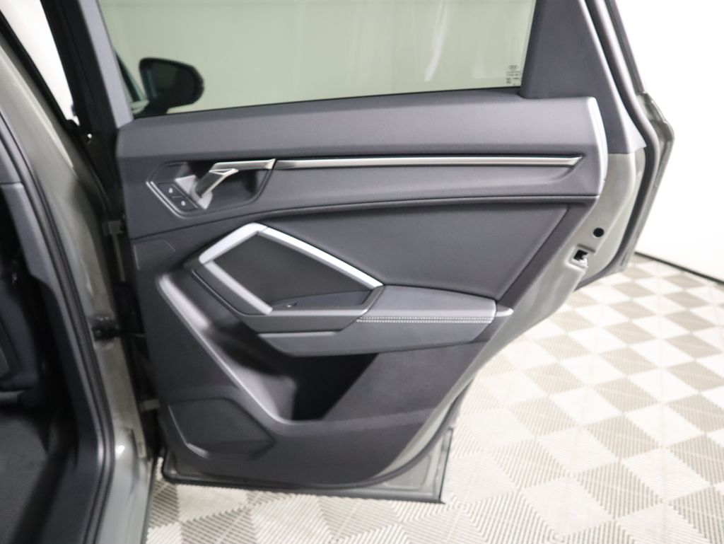 Thumbnail: 2025 Audi Q3 - 29