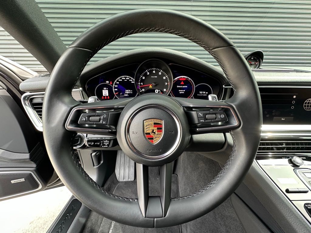Thumbnail: 2023 Porsche Panamera - 19