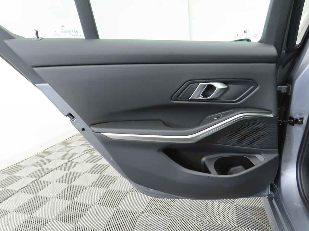 Thumbnail: 2026 BMW 3 Series - 25