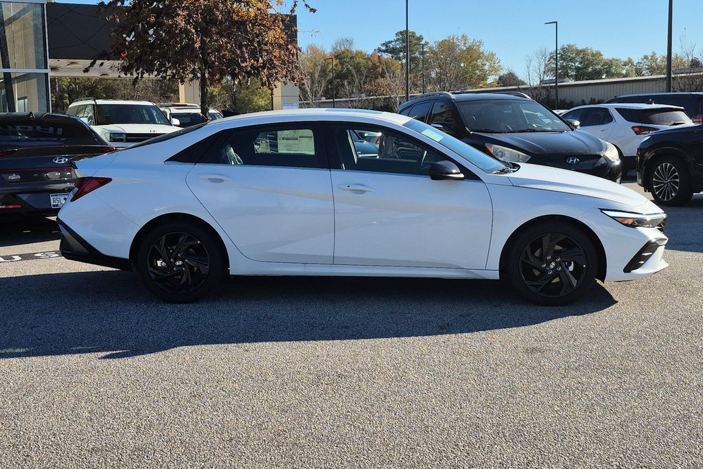New 2026 White Hyundai SEL Sport image 4