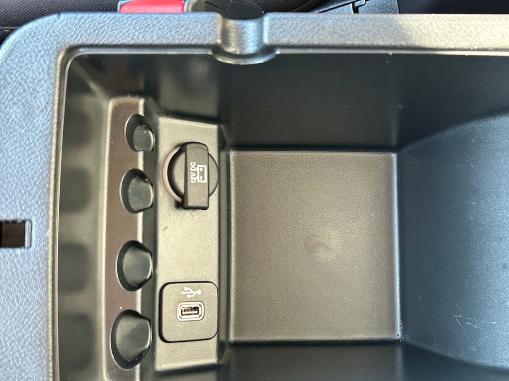 Thumbnail: 2016 Jeep Cherokee - 27