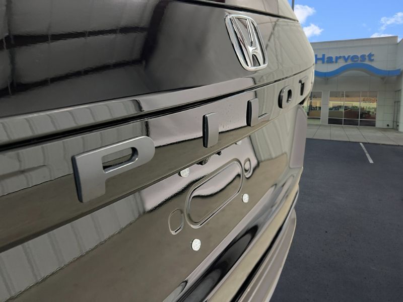 2025 Honda Pilot Elite photo