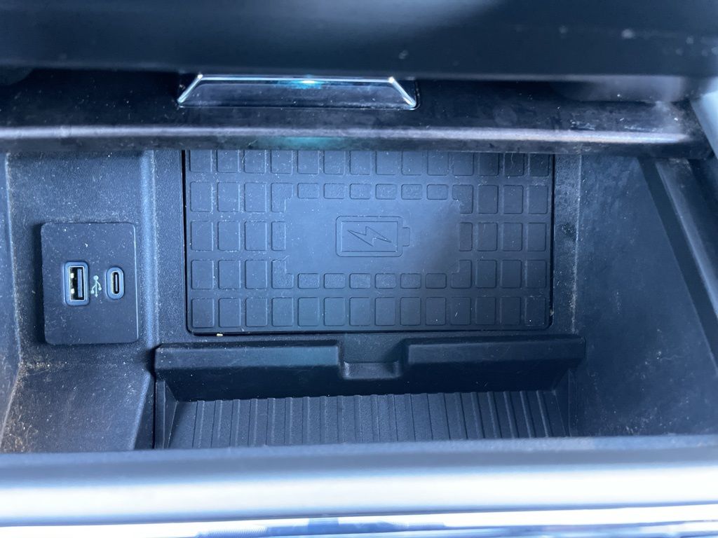 Certified Used 2022 White Ford Lariat image 69