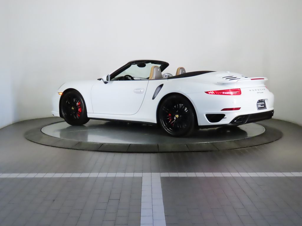 Thumbnail: 2016 Porsche 911 - 13