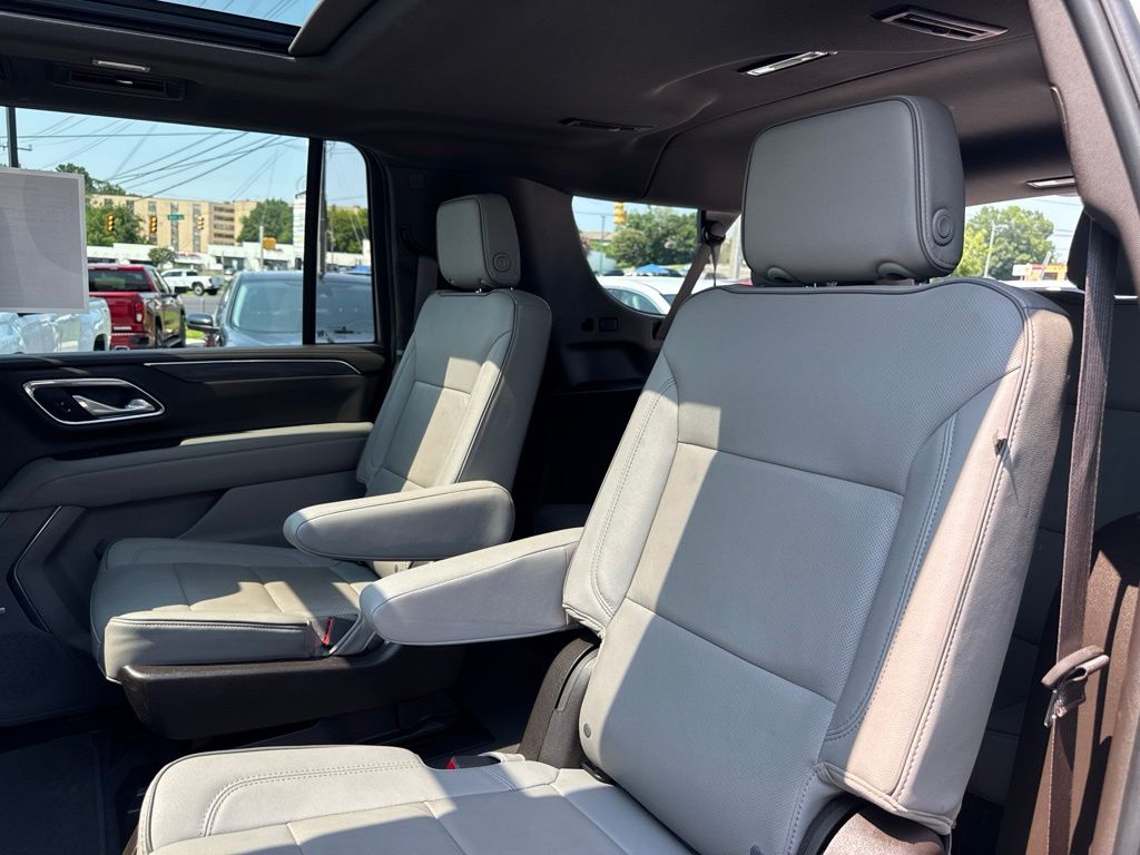 Used 2023 Beige GMC SLT image 25