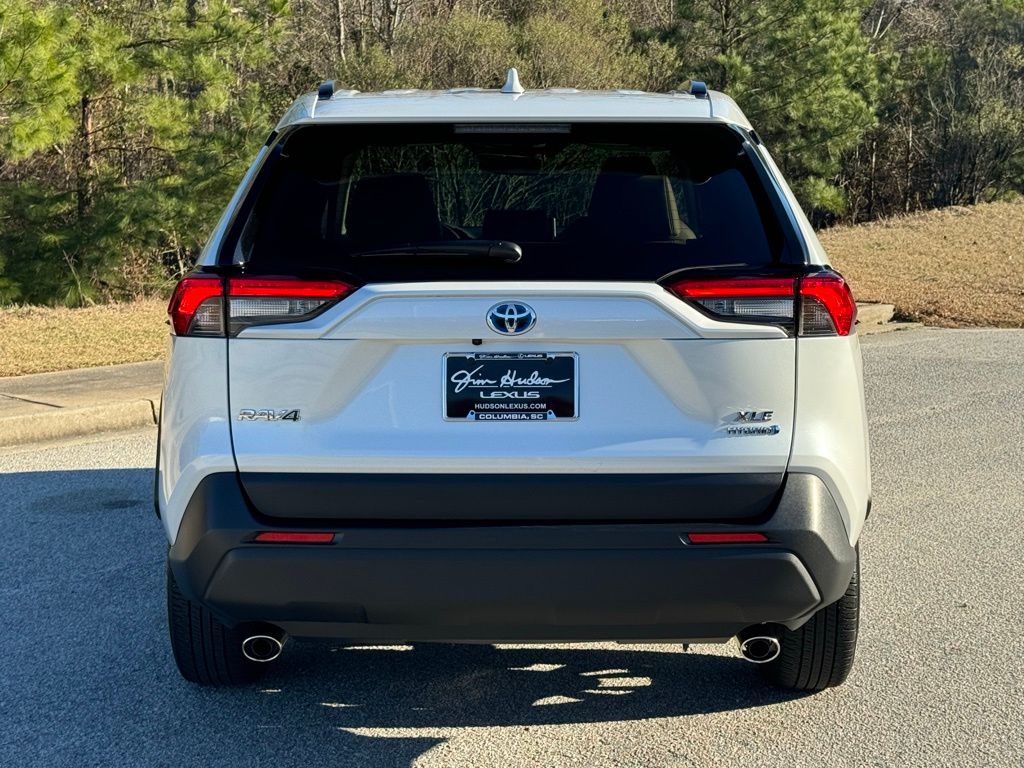 2024 Toyota RAV4 Hybrid XLE Premium 11