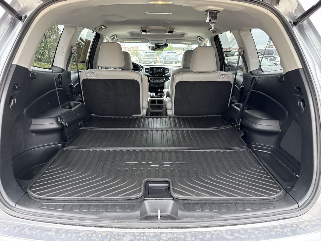 Thumbnail: 2019 Honda Pilot - 13