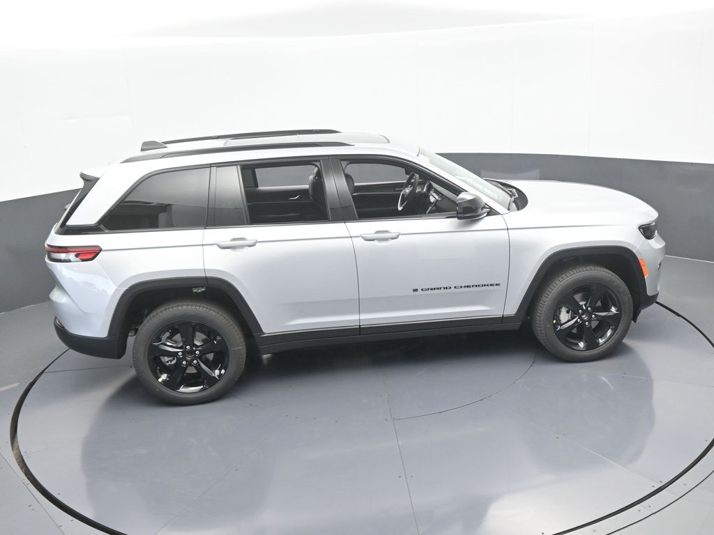 New 2025 Silver Zynith Jeep Limited image 47