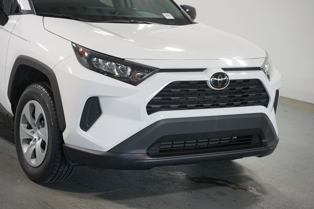 Thumbnail: 2021 Toyota RAV4 - 4