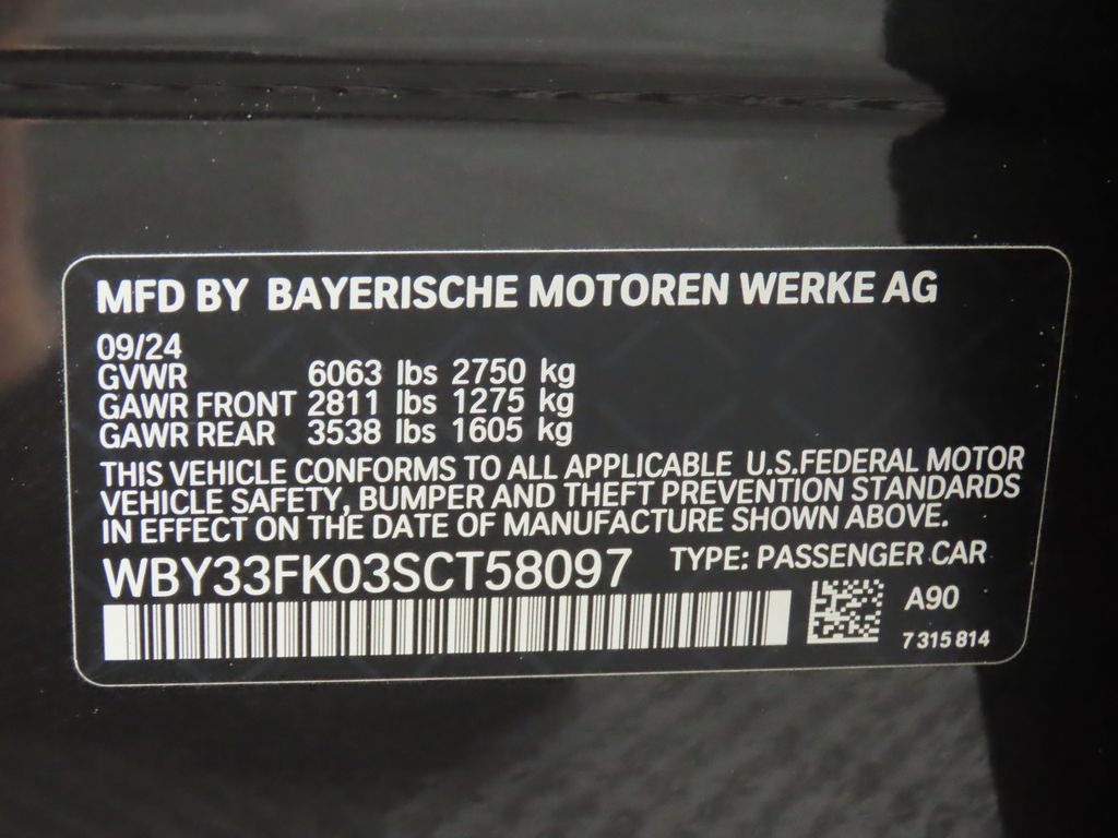 2025 BMW i5 eDrive40 32