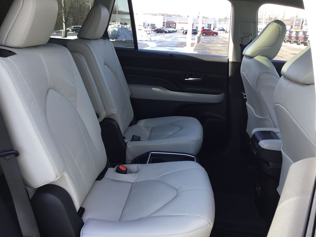 Thumbnail: 2026 Toyota Grand Highlander - 15