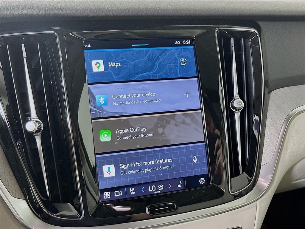 2024 Volvo S60 Plus - Photo 13