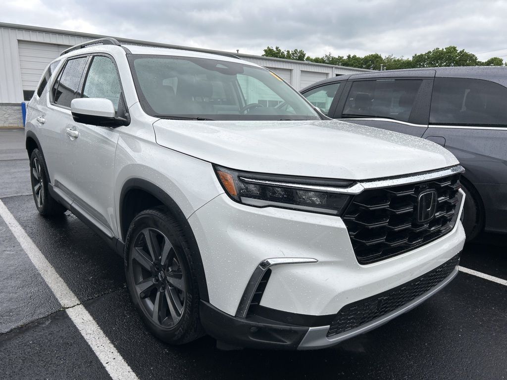 Thumbnail: 2023 Honda Pilot - 4