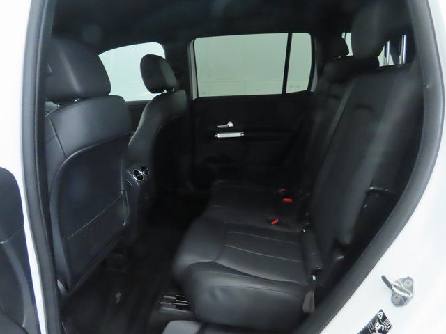 Thumbnail: 2022 Mercedes-Benz GLB - 21