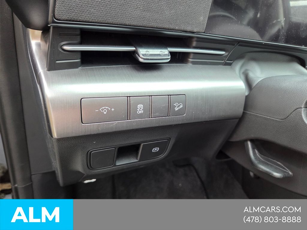 Used 2026 Black Hyundai SEL Sport image 27