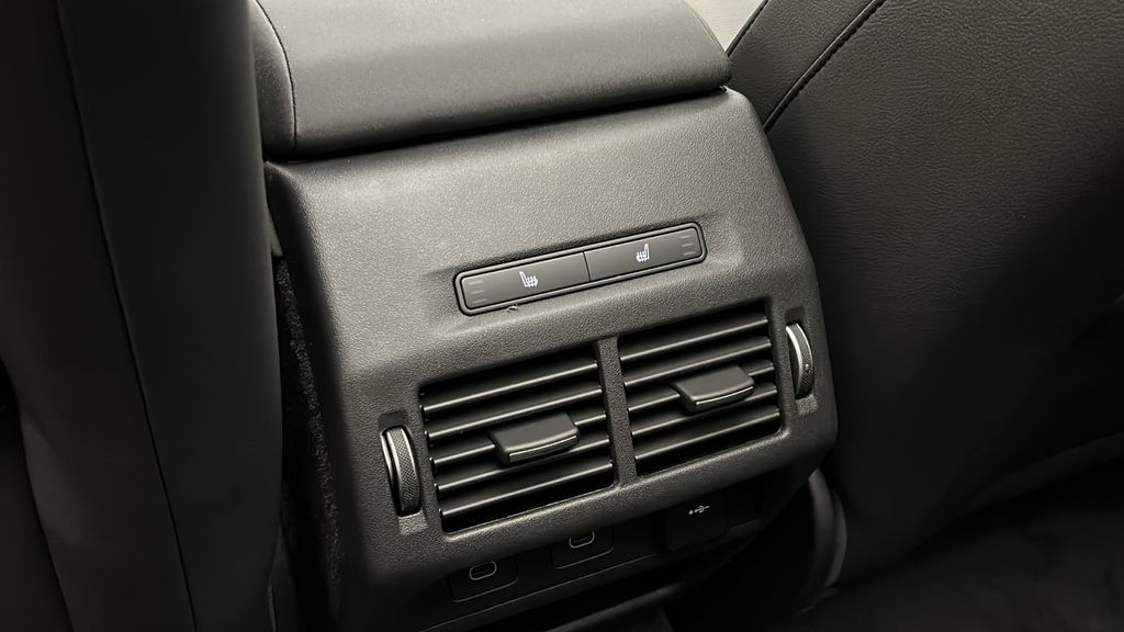 Thumbnail: 2025 Land Rover Discovery Sport - 28