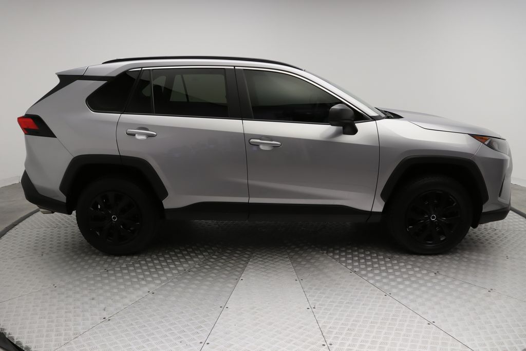 2021 Toyota RAV4 LE 7