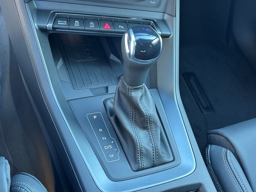 Thumbnail: 2025 Audi Q3 - 22